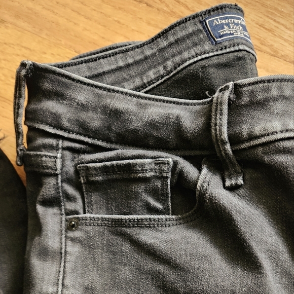 Abercrombie & Fitch Harper low rise frayed ankle jean size 28 - Picture 11 of 12